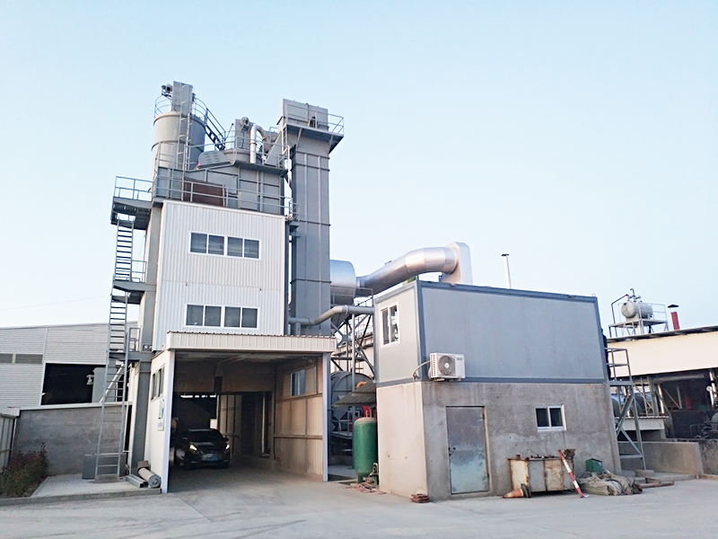 二、2017年10月山東濰坊工地qlb3000型瀝青攪拌站